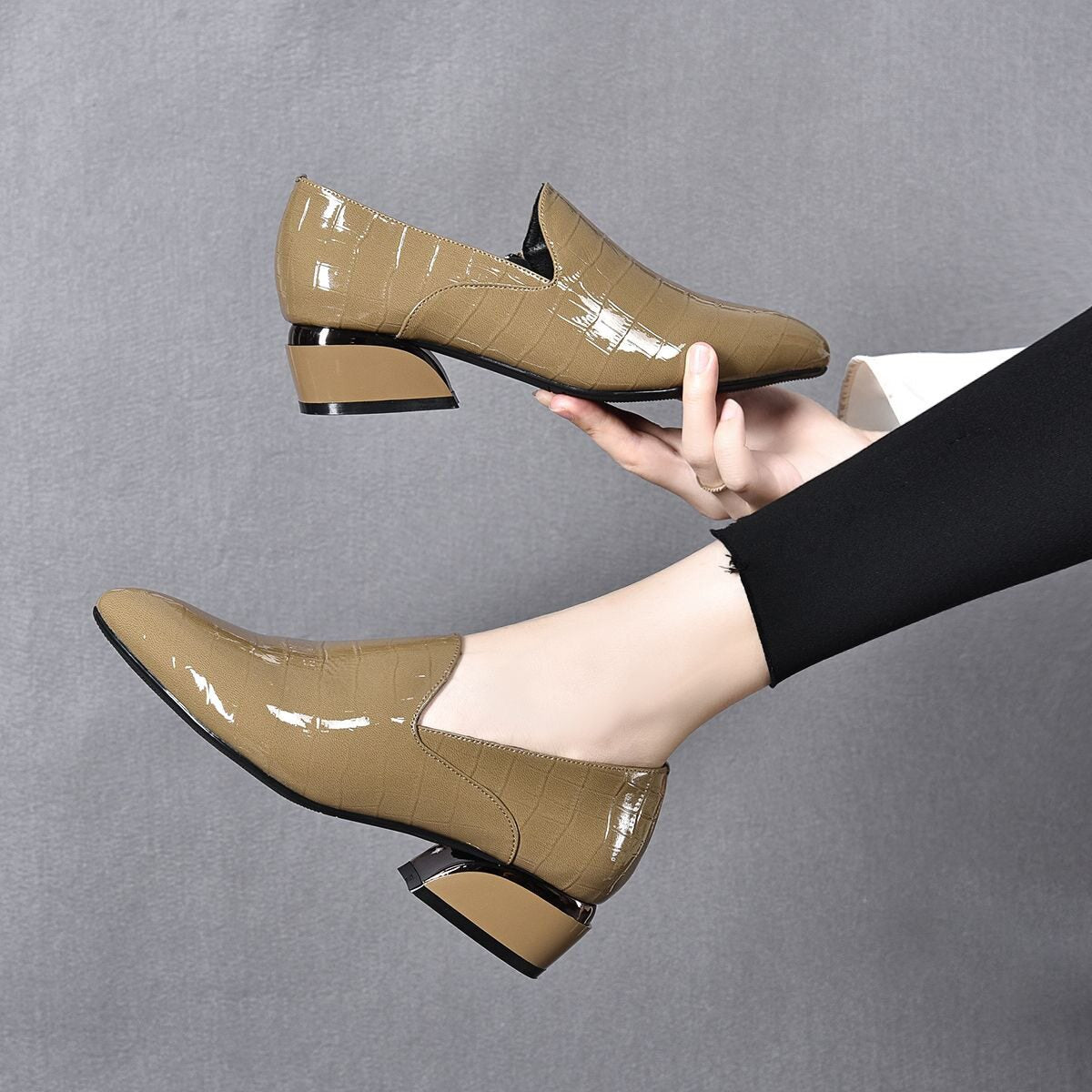 Women's Pointed-Toe Leather Block Heel Pumps – view 2