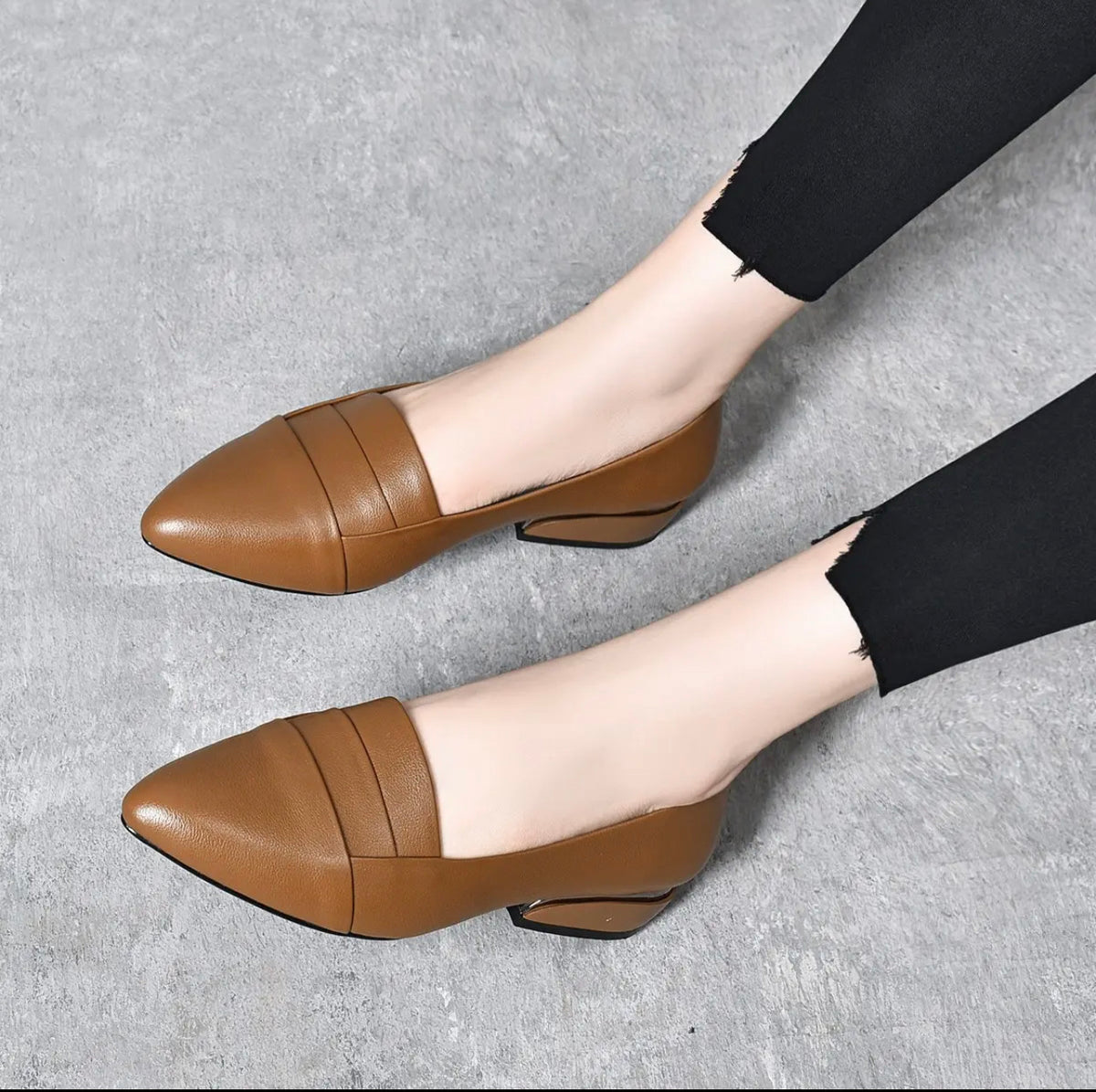 Women's Pointed-Toe Leather Block Heel Pumps – view 4
