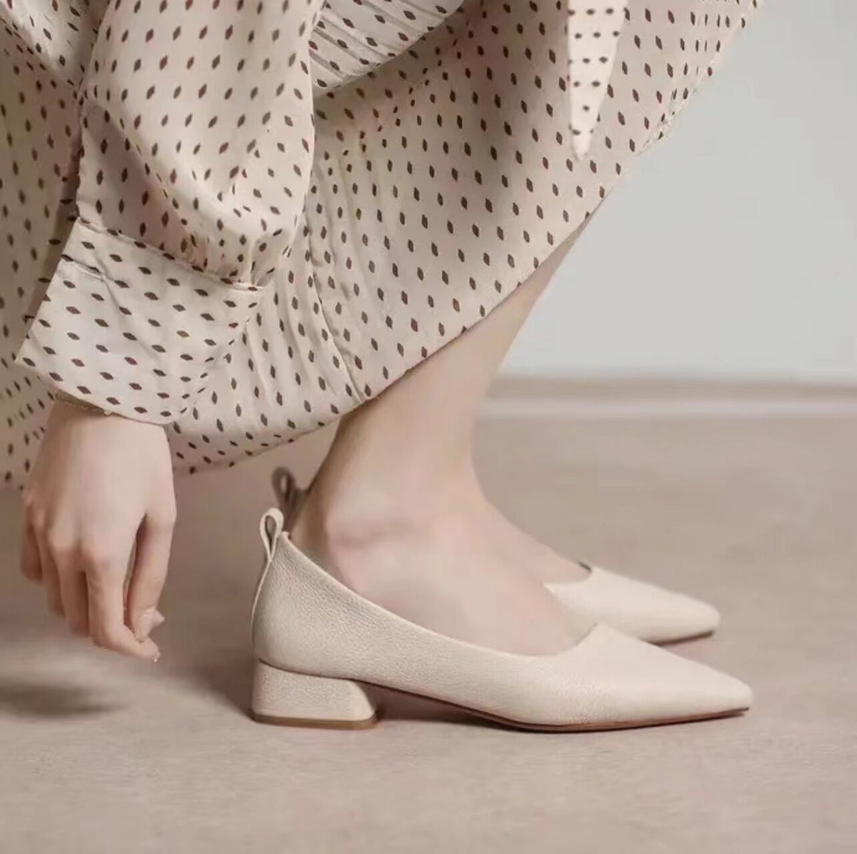 Women's Pointed-Toe Leather Block Heel Loafers – view 2