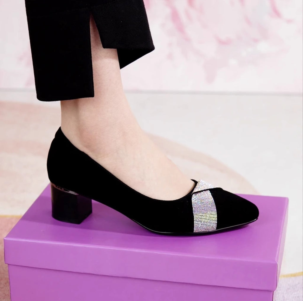 Women's Pointed-Toe Suede Leather Pumps – view 2