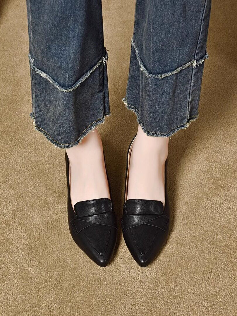 Women's Pointed-Toe Leather Block Heel Pumps – view 4