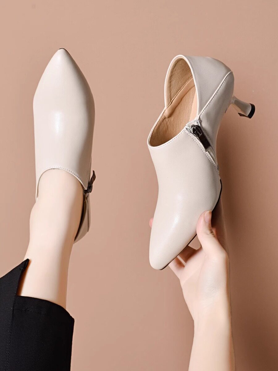 Women's Pointed-Toe Leather Stiletto Heel Pumps – view 3